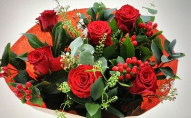 6 Luxury Red Roses